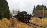 Mit dem Osterhasen auf der Wisentatalbahn nach Schleiz. Hieß es am 01.04.18 als der VSE (Verein Sächsischer Eisenbahnfreunde e.V. Schwarzenberg) mit der 52 8079-7 nach Schleiz kam. Hier ist die Rückfahrt in Langenbuch.