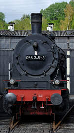Die 1915 gebaute G�terzugdampflokomotive 055 345-3 wird hier w�hrend der Museumstage vor dem Ringlokschupen des Bochumer Eisenbahnmuseums pr�sentiert. (April 2026)