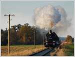 57 2770 (=GEG-Lok 657.2770) mit einem Fotogterzug von Tling nach Garching am 18.10.2008 aufgenommen nchst Tacherting.