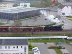 BR 58 1111-2 mit einem Güterzug vor der Einfahrt in den Hauptbahnhof Gera am 6.4.2019