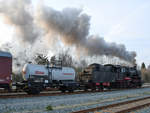 Die letzten Fahrgäste des Tages sind ausgestiegen und 58 1111-2 macht sich wieder auf den Weg zum Heimatstandort. (Bahnhof Erndtebrück, März 2019)