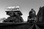 50 3628 und 58 261 aus tiefer Perspektive - dar�ber scheint der Mond. Chemnitz-Hilbersdorf, 12.03.2022