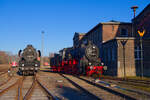 50 3628 und 58 261 vor der Lokleitung im Bw Chemnitz-Hilbersdorf. Im Hintergrund gl�nzen 118 782 und 346 852 um die Wette (Das Foto entstand im Rahmen einer Fotoveranstaltung, Gleisbereich durfte betreten werden), 12.03.2022