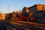 Letztes Licht an der Lokleitung im Bw Chemnitz-Hilbersdorf f�r 50 3628 und 58 261 (Das Foto entstand im Rahmen einer Fotoveranstaltung, Gleisbereich durfte betreten werden), 12.03.2022