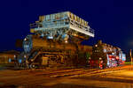 Blaue Stunde im S�chsischen Eisenbahnmuseum Chemnitz-Hilbersdorf - VT 18.16.03,  50 3628 und 58 261 unter dem Kohlebunker, 13.02.2022