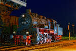 58 261 pr�sentiert sich nachts unterhalb des Kohlebunkers im Bw Chemnitz-Hilbersdorf, 12.03.2022