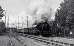 58 311 und 75 1118 (Zugschluss) mit dem DRC 88472 (Freiburg Hbf - Donaueschingen) am Einfahrsignal Villingen 16.5.26