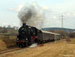 Da ich erst die unbearbeitete Version des Bildes hochgeladen hatte, hier jetzt die bearbeitete Variante: 58 311 mit DPE 88925 (Chemnitz-Schlettau) bei Niederzwnitz am 14.03.2009