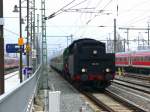 Lok 58 311 der Ulmer Eisenbahnfreunde, vor einem Sonderzug aus Altenberg, im Bahnhof Dresden-Hbf beim Dampfloktreffen 2009. Leider Tender voraus. 22.03.2009