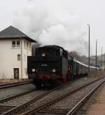 58 311 am Stellwerk im Bahnhof Schwarzenberg.