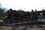 58 311 dreht am Abend des 14.03.09 im Eisenbahnmuseum Schwarzenberg.