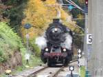 DIE DAMPFLOK ZISCHT WIE EIN STIER VOR DEM KAMPF!  58 311 beim Umsetzen im Bahnhof Bad Herrenalb, 25.10.2015