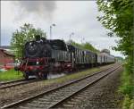 Auf dr schwäbische Eisebahne - oder - 10 Jahre Bodo. 

64 419 beschleunigt ihren Sonderzug aus Meckenbeuren raus. Der Bock am Zugende (@Andreas Strobel) ist allerdings die Lok 7 der Eisenbahn-Service-Gesellschaft. Mai 2014. 