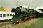 651049 vor Sonderzug am 10.5.1997 im Bahnhof Hameln.