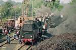 65 1057 an der Bekohlung des Bw Cottbus am 15.09.1991. Im Hintergrund 52 8163.
An diesem Tag ging die Lokomotive im Rahmen eines Bw-Festes in den Besitz der Berliner Eisenbahnfreunde ber.