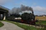 Bayerischer Localbahn Verein Pt 2/3 - Lokomotive 70 083 mit GmP Sonderzug Landshut - Mhldorf, KBS 945 Landshut - Mhldorf - Salzburg, fotografiert bei Unterfhrung der B 299 vor Vilsbiburg am 05.08.2010