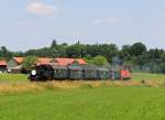 70 083 pendelte am 14. Juli 2013 mit einem Sonderzug zwischen Prien und Aschau im Chiemgau. Aufgenommen hier bei Vachendorf.