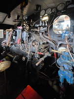 Führerstand der Dampflokomotive 74 1192. (Eisenbahnmuseum Bochum, Juni 2019)