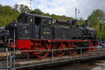 Die Personenzug-Tenderlokomotive 74 1192 wurde 1915 bei der Aktiengesellschaft f�r Lokomotivbau Hohenzollern in D�sseldorf gebaut und war nach der Auslieferung als  Berlin 8470  bei der K�niglich Preu�ischen Eisenbahn-Verwaltung (KPEV) im Einsatz. (Eisenbahnmuseum Bochum, April 2026)