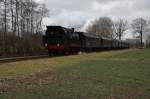 78 468 mit ihrem Nikolaus-Sonderzug von Hvelhof nach Gtersloh Nord, hier kurz vor Spexard, 04.12.2011.