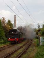 Kurz darauf kam 78 468 schnaufend durch Essen Horst Richtung Essen Hbf gefahren. Dort wird sie dann Richtung Osnabrück ihre Heimreise antreten.

Essen Horst 19.09.2015