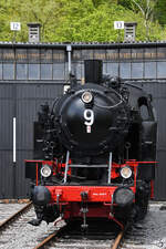Die Dampflokomotive RAG D-724  9  (ex 80 030) ist hier vor dem Lokschuppen des Eisenbahnmuseums in Bochum-Dahlhausen zu sehen. (April 2024)