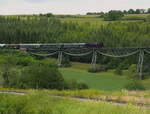 Am ersten kompletten Fahrtag, 3.7.20, der Sauschwänzlebahn fuhr Dampflok  262  mit ihrem Zug über das Biesenbach-Viadukt bei Epfenhofen.