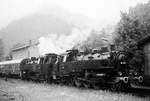 16.06.1984 Dampflok-Sternfahrt von Dresden, Zwickau und Hoyerswerda nach Dürröhrsdorf. Der Dresdner Zug mit 86 1501 und 86 049 hält in Goßdorf-Kohlmühle an der Strecke Bad Schandau - Sebnitz - Neustadt/Sa.