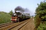 Hauptschlich zwischen Nrnberg und Hersbruck pendelte 86 457 mit einer reizvollen Wagengarnitur als  Johannes-Scharrer-Express  an bestimmten Tagen mehrmals hin und her, hier im August 1985 bei