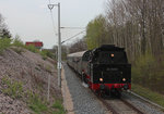 Am 30.04. und 01.05.2015 war Saisoneröffnung im BW Glauchau bei der IG Traditionslok 58 3047 e.V.. Dazu hatte man an den beiden Tagen eine kleine Rundfahrt mit der 86 1333-3 von Glauchau über Zwickau, Werdau, Crimmitschau, Gößnitz zurück über Meerane nach Glauchau durchgeführt.

Hier passiert der Sonderzug am 30.0.2016 in der zweiten Runde die Ortslage von Dennheritz.