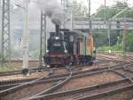 89 6009 pendelt mit Windbergbahnwagen und Gartenlaube 102 188-0 zwischen Dresden-HBF und Radebeul-Ost.07.07.07