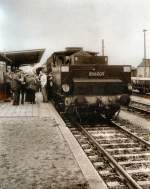 89 5009 mit Sonderzug in Basdorf (Heidekrautbahn), Aufnahme um 1986