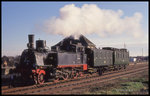 Dampf wie zu alten Zeiten in der Altmark 1994: 91134 fährt mit dem P 6852 am  10.4.1994 in Dähre ein.