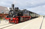 Vom 15.-17. Juli fand in Greifswald das Fischerfest statt. Aus diesem Grund gab es  Pendelfahrten zwischen Greifswald Hbf und Ladebow. Es fuhren 91 134 und 112 703-4 mit einem Historischen Wagenpark. Es gab nur kurze Momente wo die Sonne schien. der Zug bei einem Aufendhalt im Hafen von Greifswald.