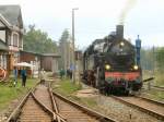 Bahnhof Sttzerbach und Zug der Rennsteigbahn (BR 94) bei schlechten Wetter, 2006