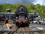 Die G�terzugtenderlokomotive 95 0028-1 wurde 1923 bei HANOMAG in Hannover gebaut und ist hier Mitte April 2026 auf der Drehscheibe des Bochumer Eisenbahnmuseums zu sehen.