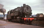 95 0009-1 im Oktober 1978 im Bahnhof Saalfeld, der Dampf im Hintergrund stammt von einer rangierenden 44