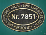 Herstellerschild auf der Dampflokomotive R 3/3  4701 . (Eisenbahnmuseum Koblenz, September 2021)