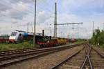 Nagelneue Railpool 186 491 trifft auf die erste Deutsche Eisenbahn den Adler am 16.06.18 beim Sommerfest im DB Museum Koblenz von Gelände aus fotografiert