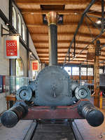 Die Dampflokomotive  Beuth  wurde im Jahre 1842 bei Borsig gebaut. Hier zu sehen ist jedoch ein Nachbau von 1912. (Deutsches Technikmuseum Berlin, April 2018) 