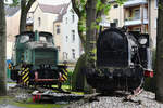 Eine Dampf- und eine Diesellokomotive begrüßen im Außenbereich die Gäste des Heimatmuseums  Unser Fritz  in Herne. (August 2021)