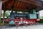 BR 89, die 1897 bei Hanomag gebaute Dampflok steht als technisches Denkmal in Zell am Harmersbach/Schwarzwald, sie verkehrte bis 1964 auf der Strecke durchs Harmersbachtal, Juni 2012