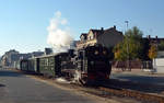 99 1574 führte am 13.10.18 den ersten Zug des Wilden Robert von Mügeln kommend durch Oschatz zum dortigen Bahnhof.