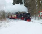 99 7237 der HSB mit Personenzug am 10.02.2018 am Bü Albrechtshütte auf der Fahrt nach Stiege - Hasselfelde.