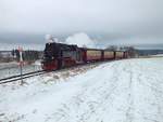 997237 der HSB mit Personenzug am 10.02.2018 kurz vor Hasselfelde.