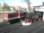 Hier links 199 861-6 der HSB und rechts 99 7236-5 der HSB, diese beiden Loks standen am 20.10.2009 im BW Wernigerode.