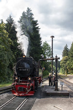 99 7245-6 beim Wasser fassen im Bahnhof von Drei Annen Hohne am 16.08.16.