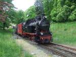 99 2331 auf dem Weg von Khlungsborn kurz vor der Einfahrt in Bad Doberan ( 20.05.07 )