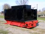 Dieser Kohle-Tender gehrt zu der 99 4652 , die z.Zt. wieder neu aufbereitet wird.
Der Tender ist jedenfalls schon mal fertig und stand am 24.4.13 auf dem Ausstellungsgelnde in Putbus.