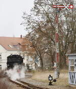 HP 0, aber durchkreuzt, somit kann  99 1584 -4  auch ohne schriftlichen Befehl vorziehen, zur Fernsprechbude in welcher sich ein Hydrant zum Wassernehmen befindet.